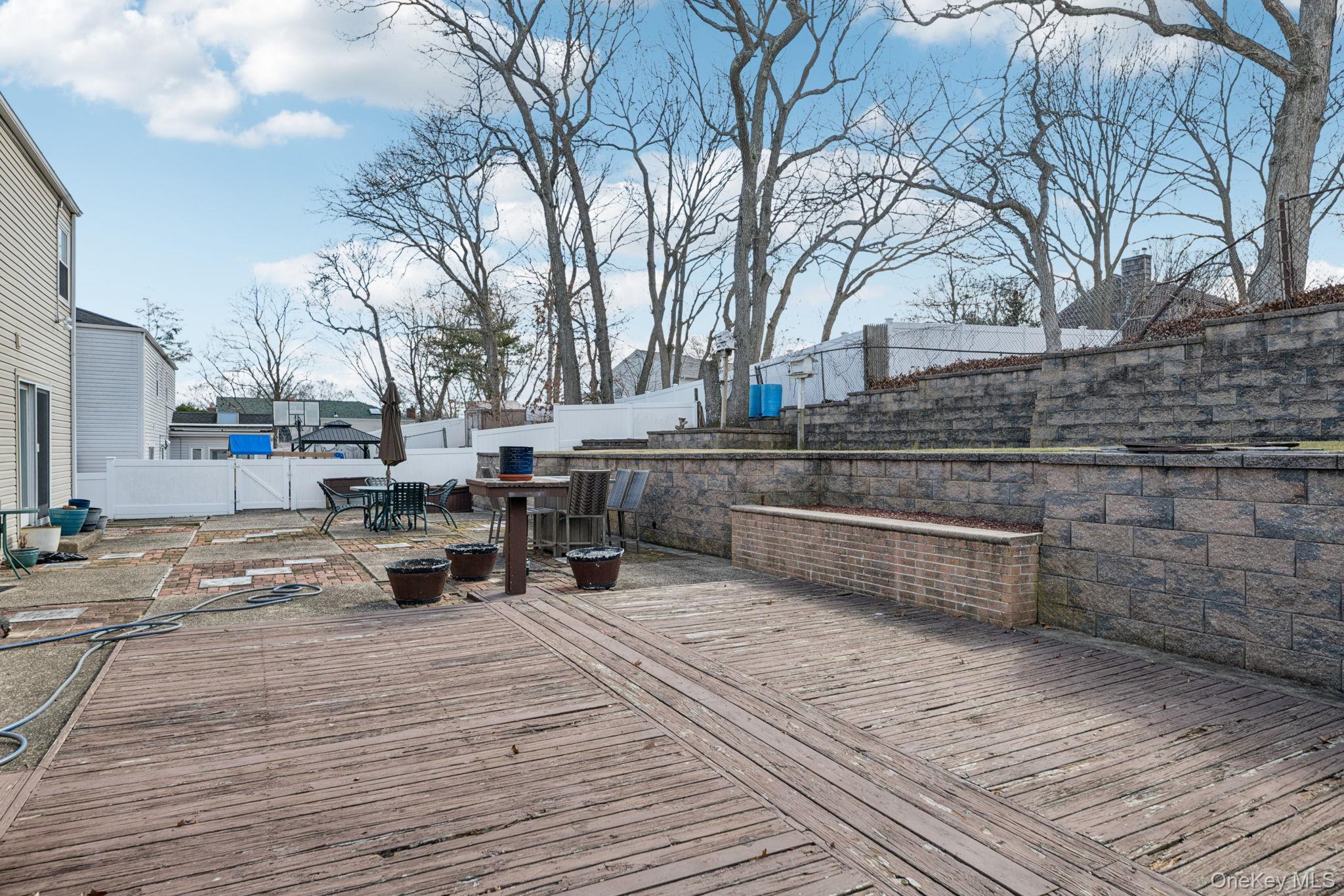 Single Family Cherry  Suffolk County, NY 11784, MLS-975975-38