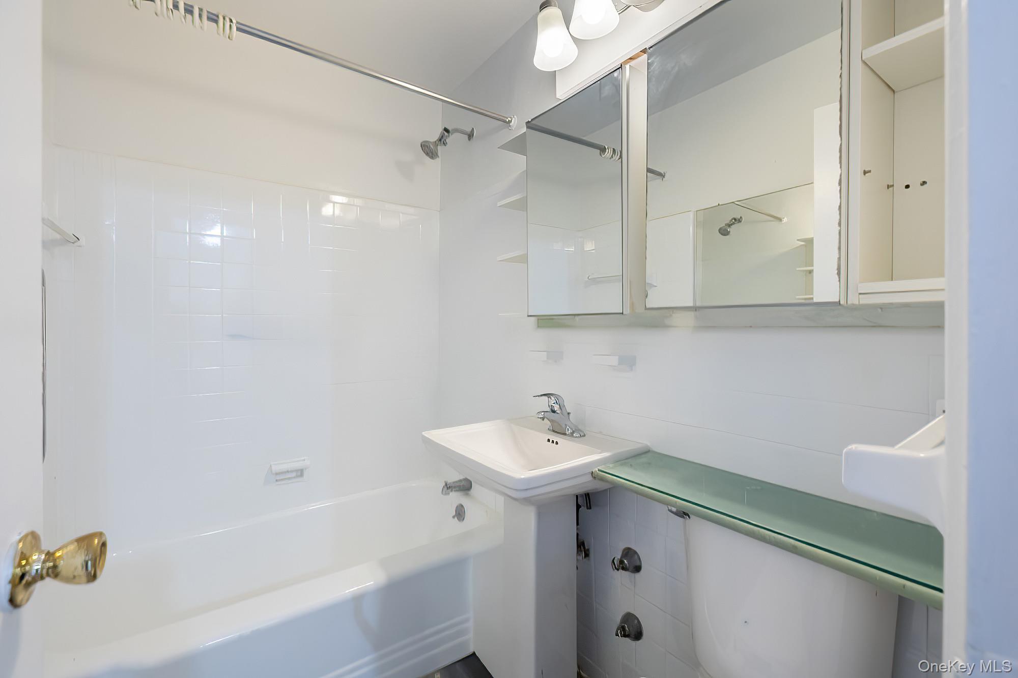 Coop Knolls Bronx, NY 10463, MLS-975979-10