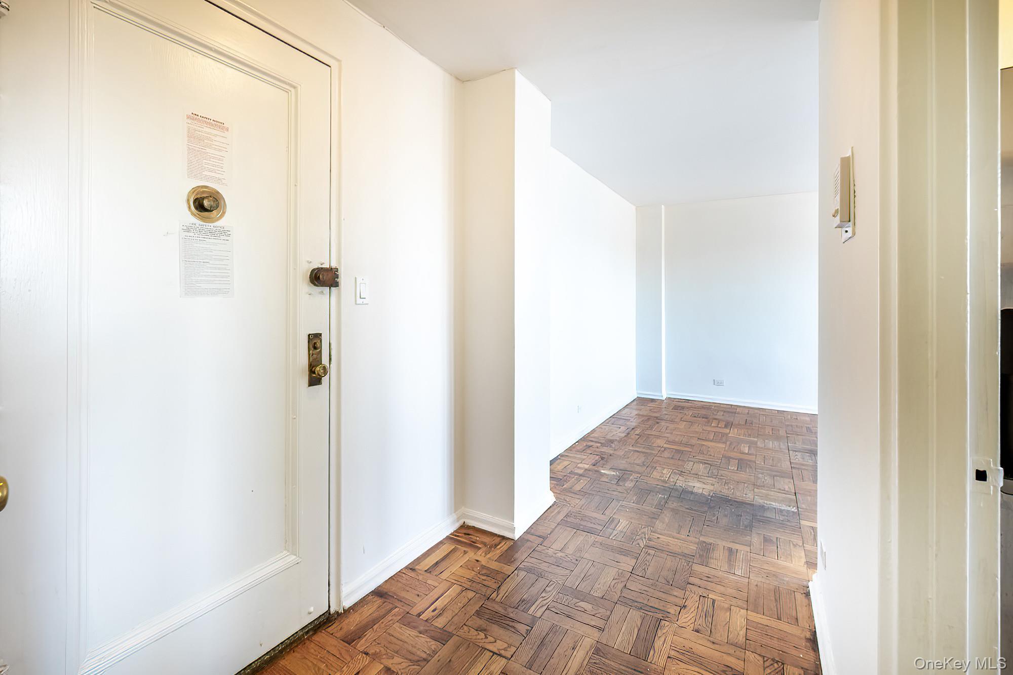 Coop Knolls Bronx, NY 10463, MLS-975979-2