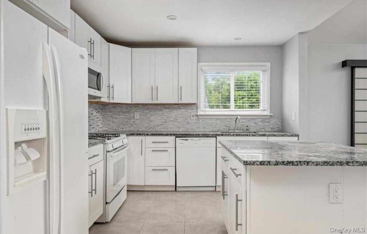 Single Family Kipling Street  Westchester County, NY 10530, MLS-975998-6