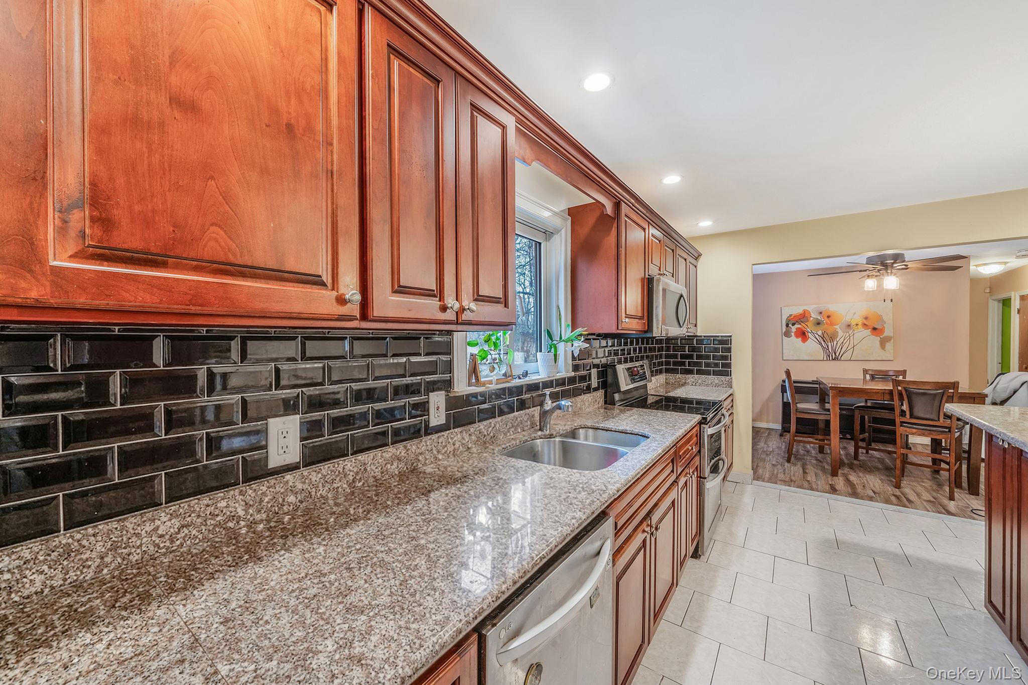 Single Family Carr  Suffolk County, NY 11763, MLS-976013-6