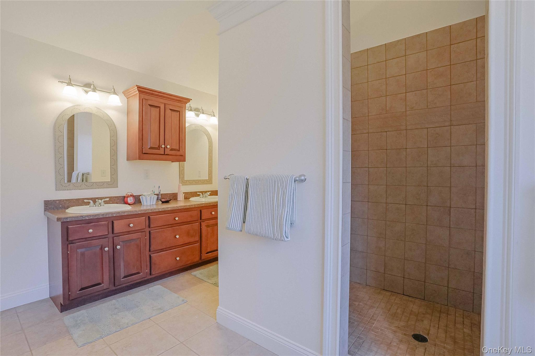 Single Family Southbury  Out Of Area, NY 06783, MLS-976015-21