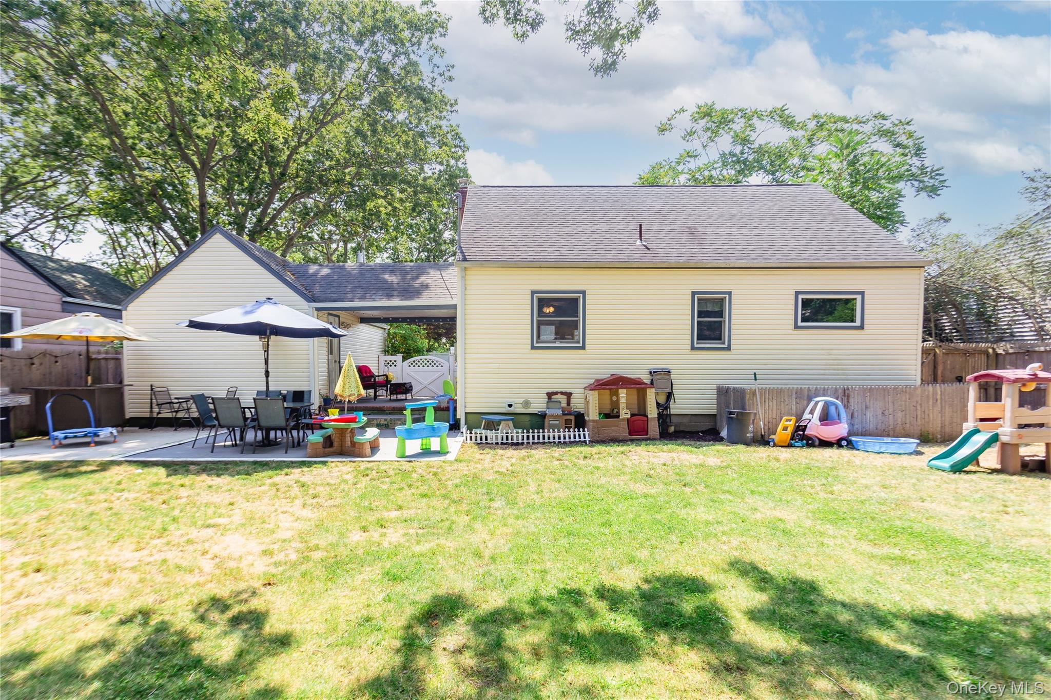 Single Family Summit  Suffolk County, NY 11772, MLS-976036-19