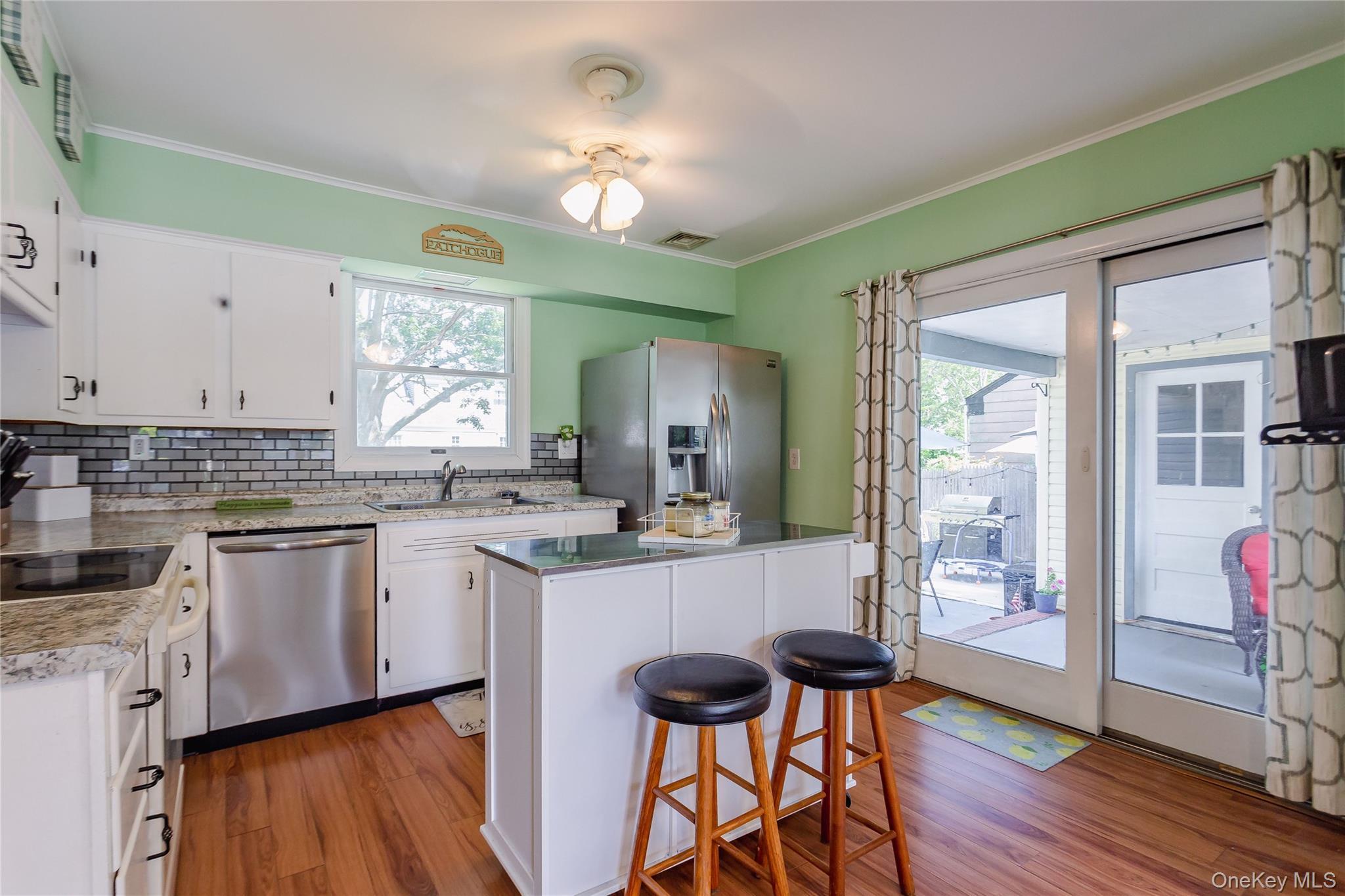 Single Family Summit  Suffolk County, NY 11772, MLS-976036-4