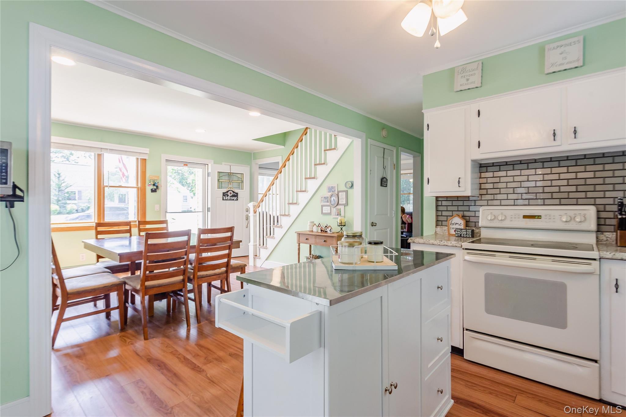 Single Family Summit  Suffolk County, NY 11772, MLS-976036-6