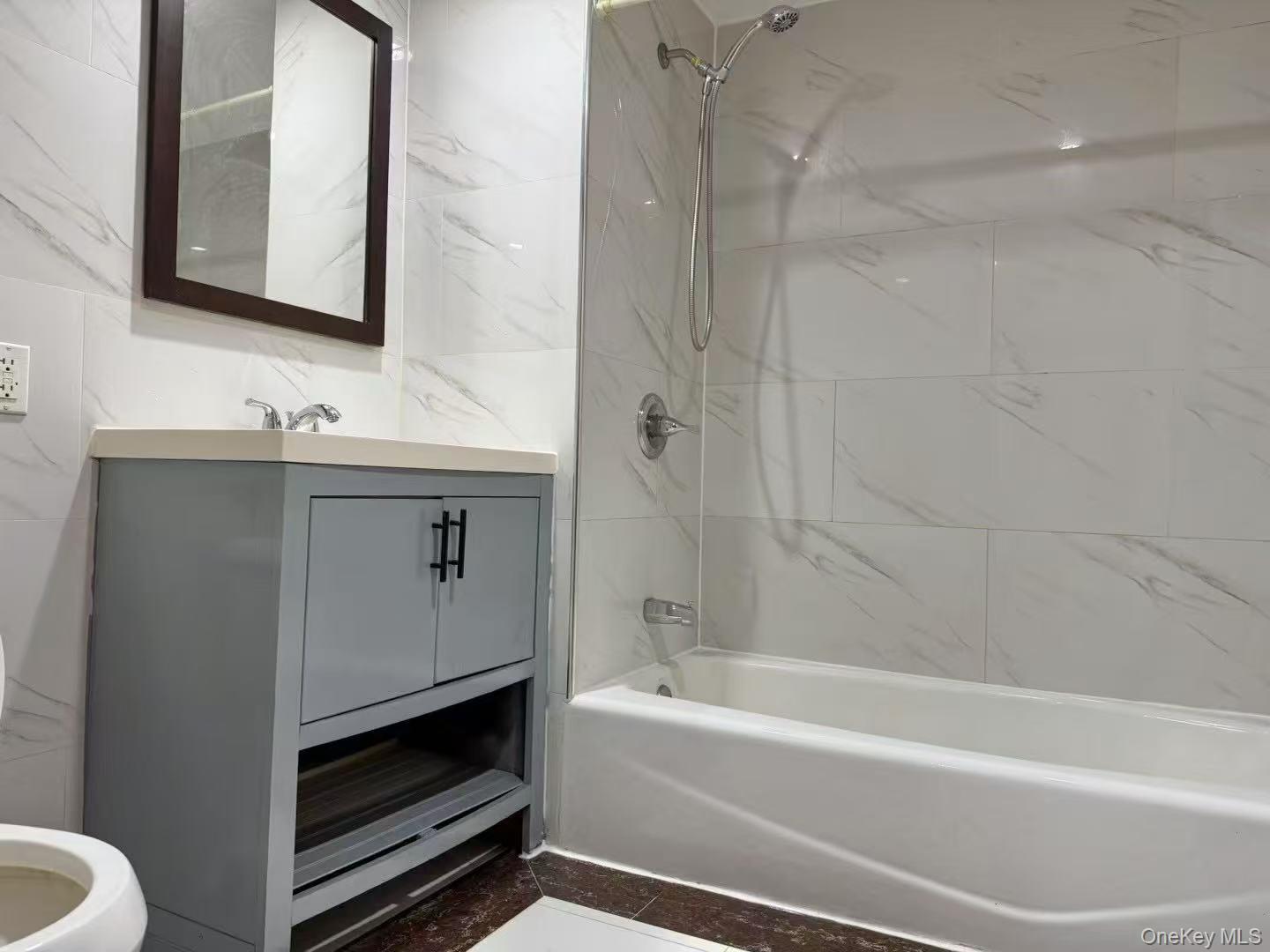 Condo 41st  Queens, NY 11355, MLS-976037-5