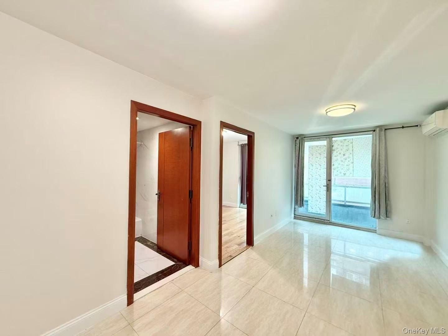 Condo 41st  Queens, NY 11355, MLS-976037-8