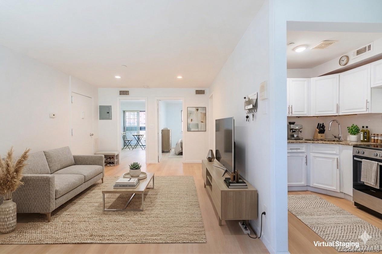 Condo 43rd Queens, NY 11368, MLS-976077-3