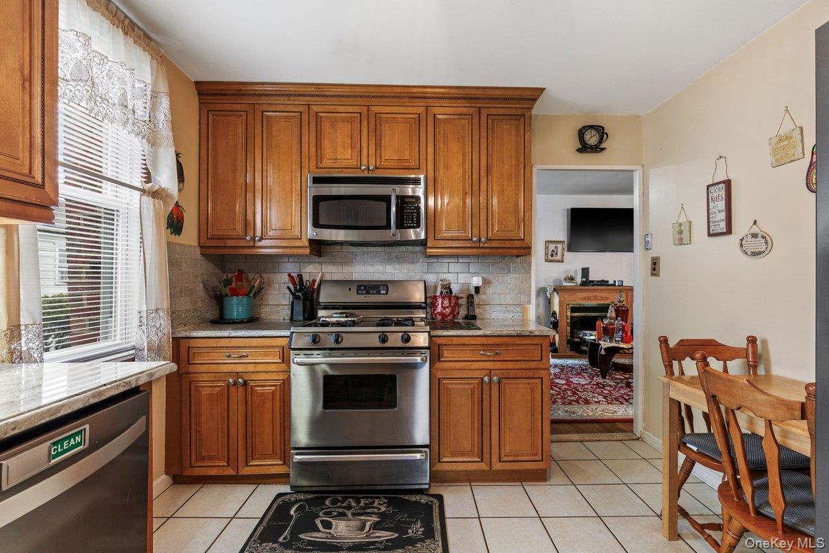 Single Family First  Westchester County, NY 10704, MLS-976078-10