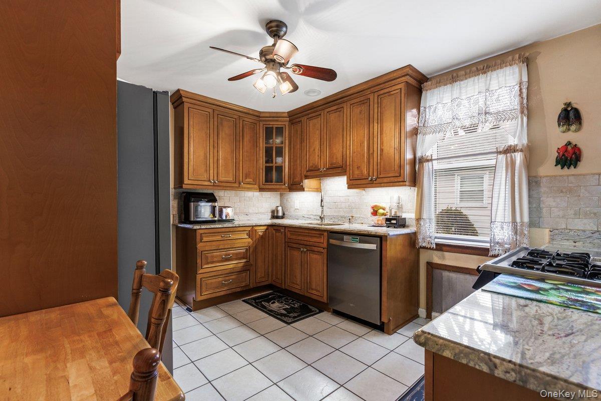 Single Family First  Westchester County, NY 10704, MLS-976078-7