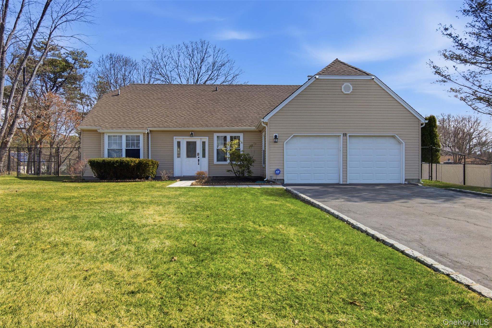 Single Family Royal  Suffolk County, NY 11727, MLS-976079-2
