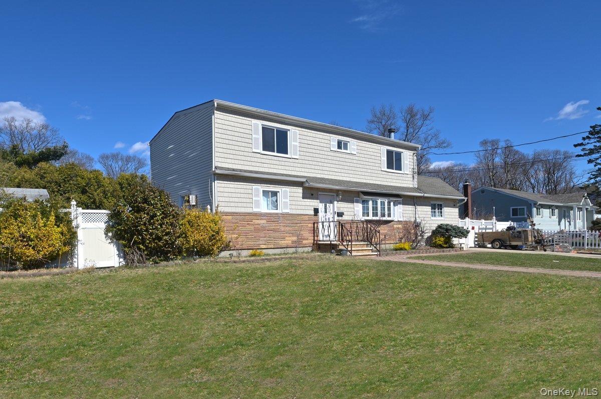 Single Family Warren Street Suffolk County, NY 11704, MLS-976081-2