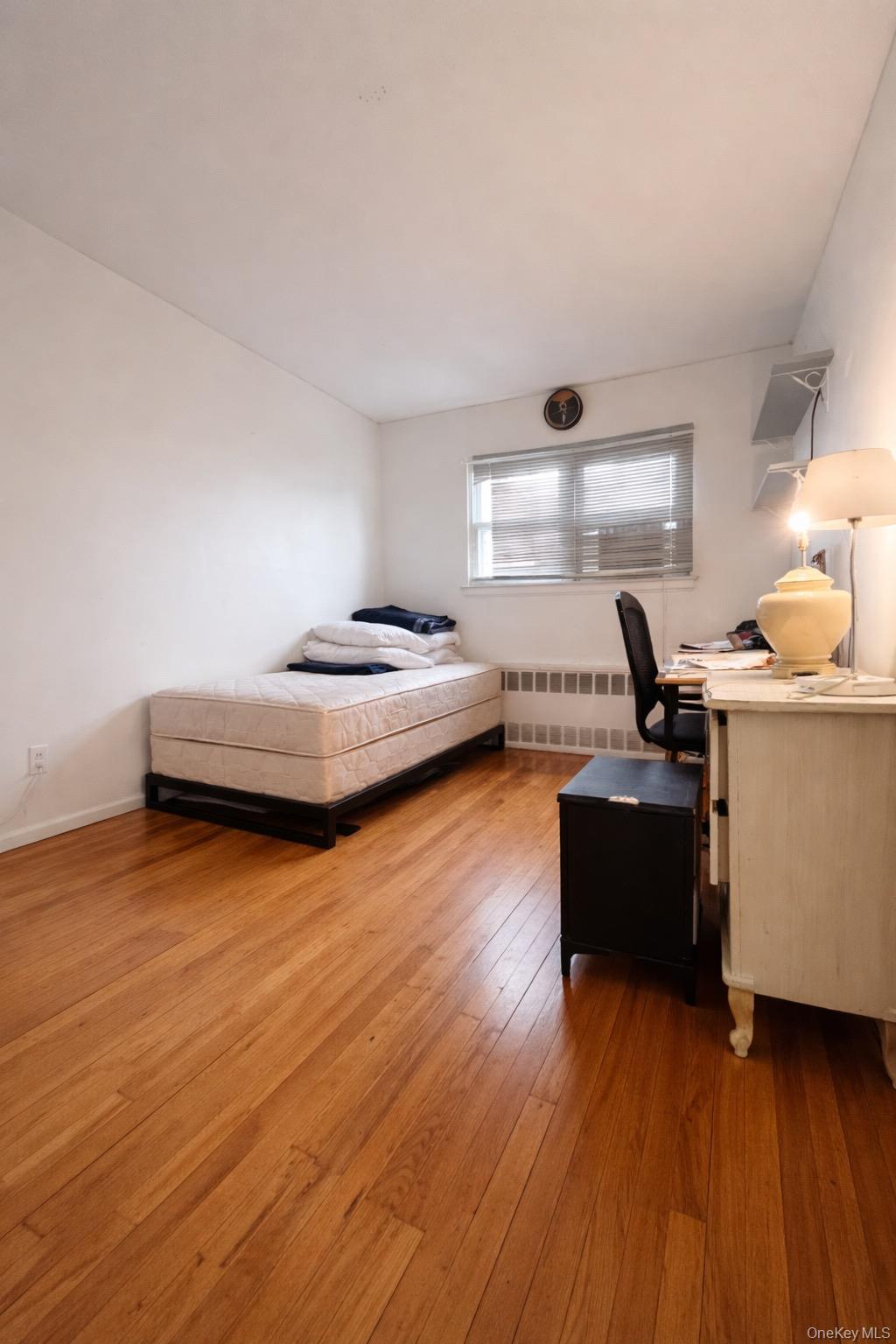 Single Family Almeda  Queens, NY 11692, MLS-976086-10