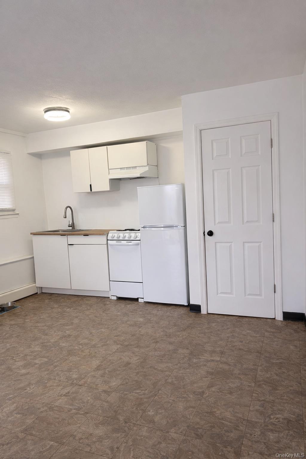 Single Family Almeda  Queens, NY 11692, MLS-976086-14