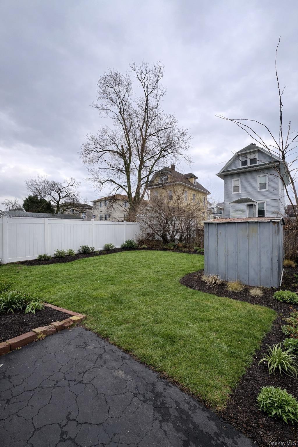 Single Family Almeda  Queens, NY 11692, MLS-976086-17