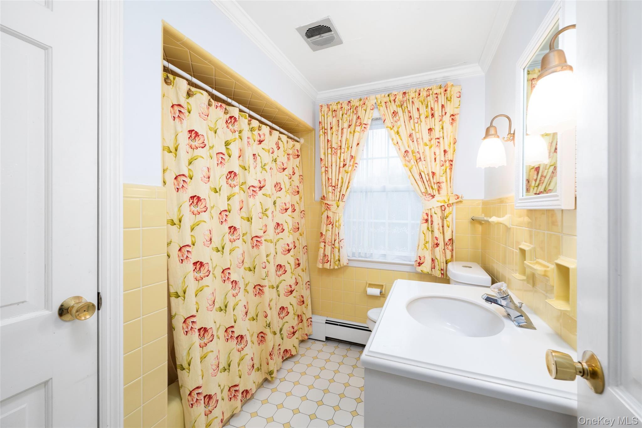 Single Family Thornwood Dutchess County, NY 12603, MLS-976090-21