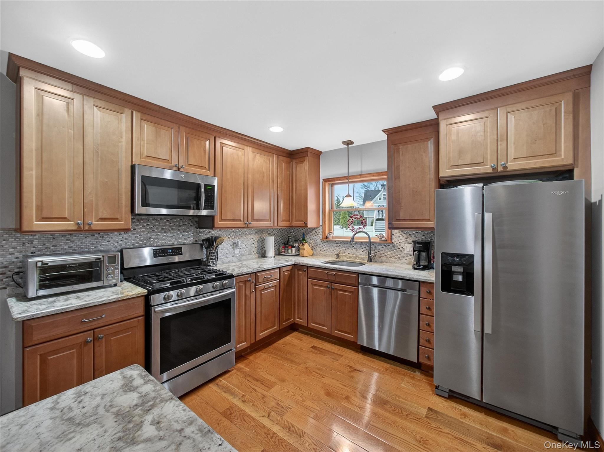 Single Family Shady  Rockland County, NY 10954, MLS-976100-13