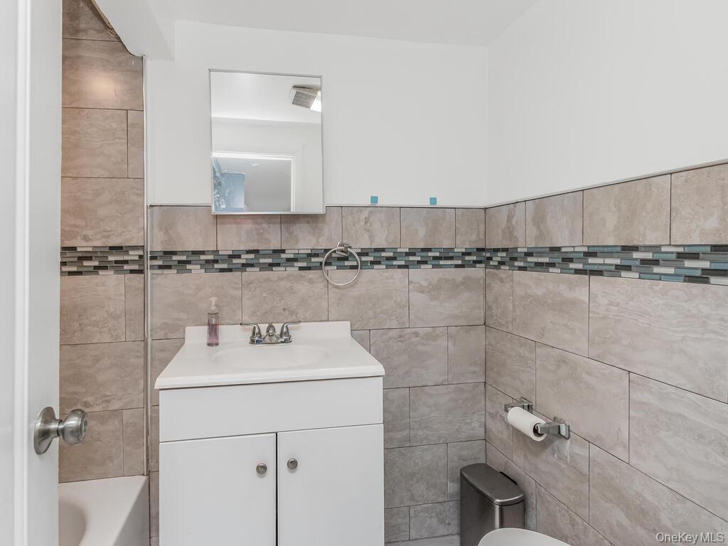 Single Family Ely  Bronx, NY 10469, MLS-976105-10