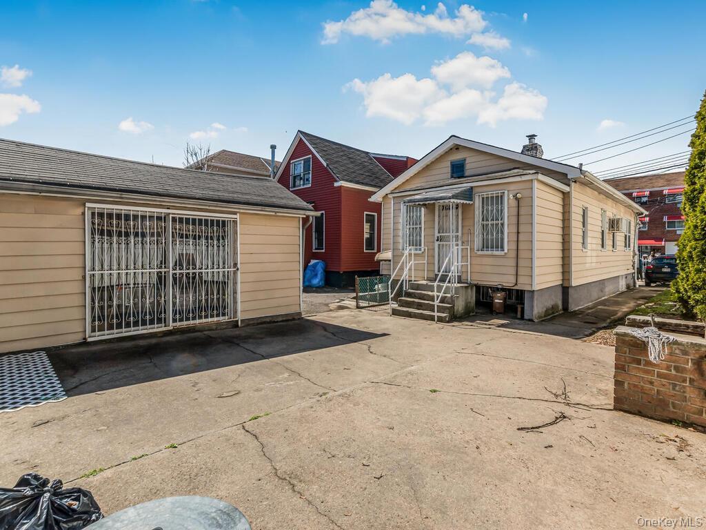 Single Family Ely  Bronx, NY 10469, MLS-976105-17