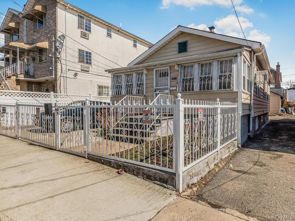 Single Family Ely  Bronx, NY 10469, MLS-976105-2