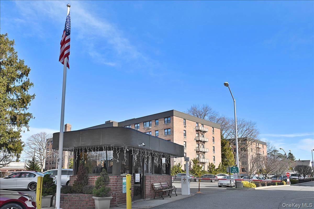 Coop Birchwood  Nassau County, NY 11501, MLS-976123-18