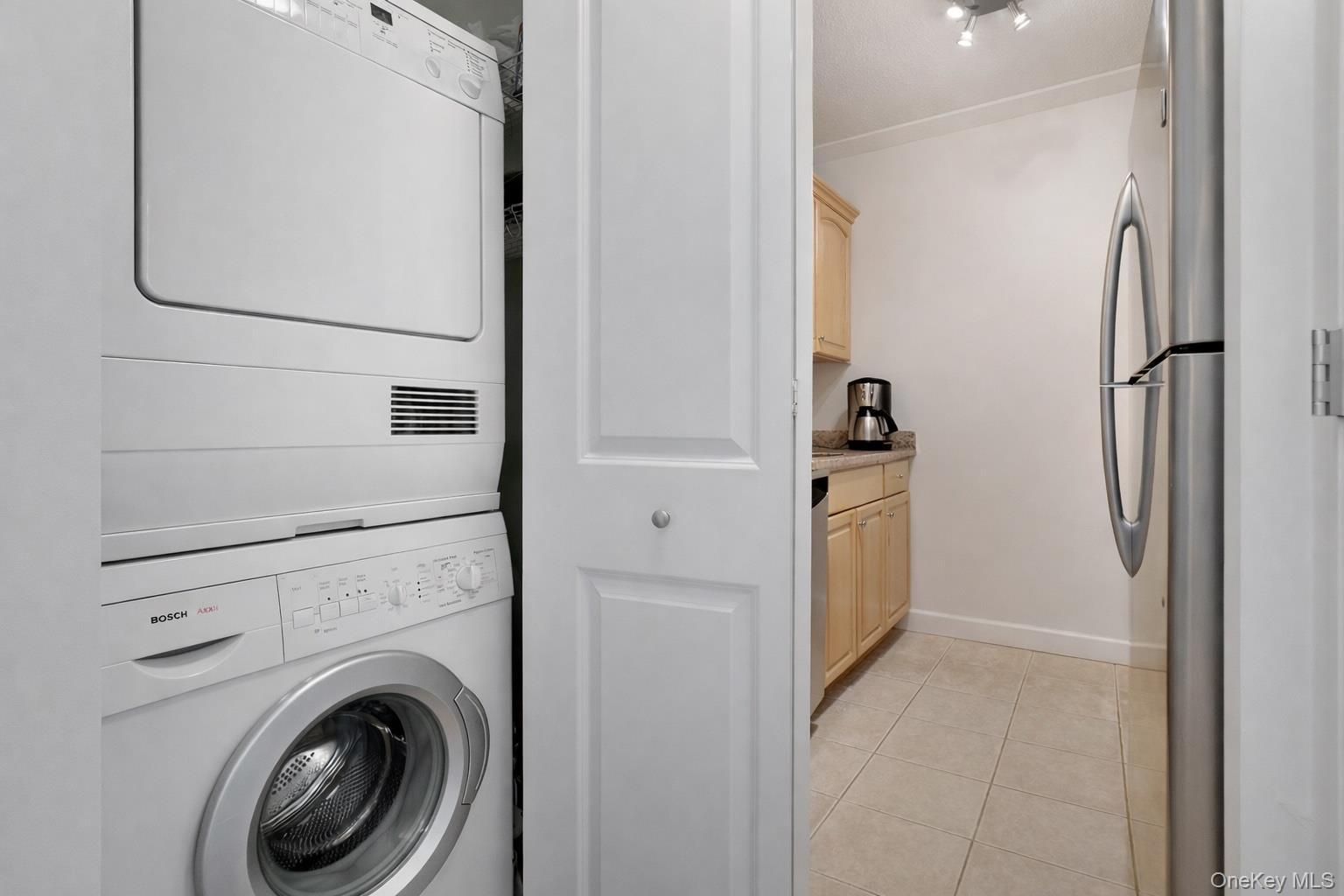 Condo Beach 117th Queens, NY 11694, MLS-976158-14