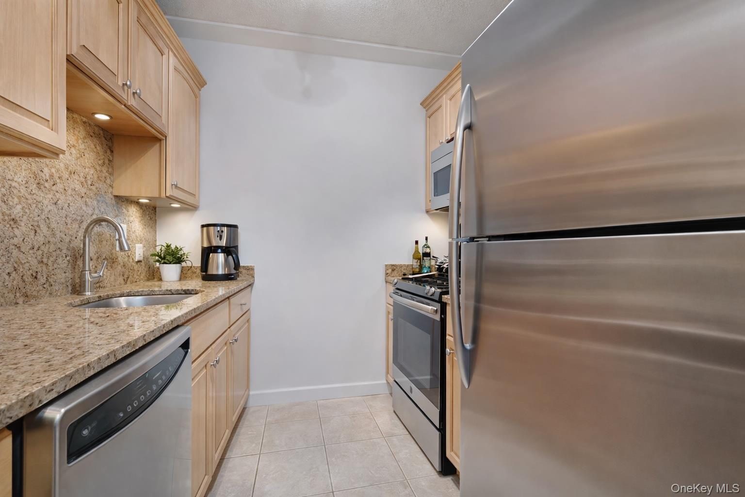 Condo Beach 117th Queens, NY 11694, MLS-976158-4