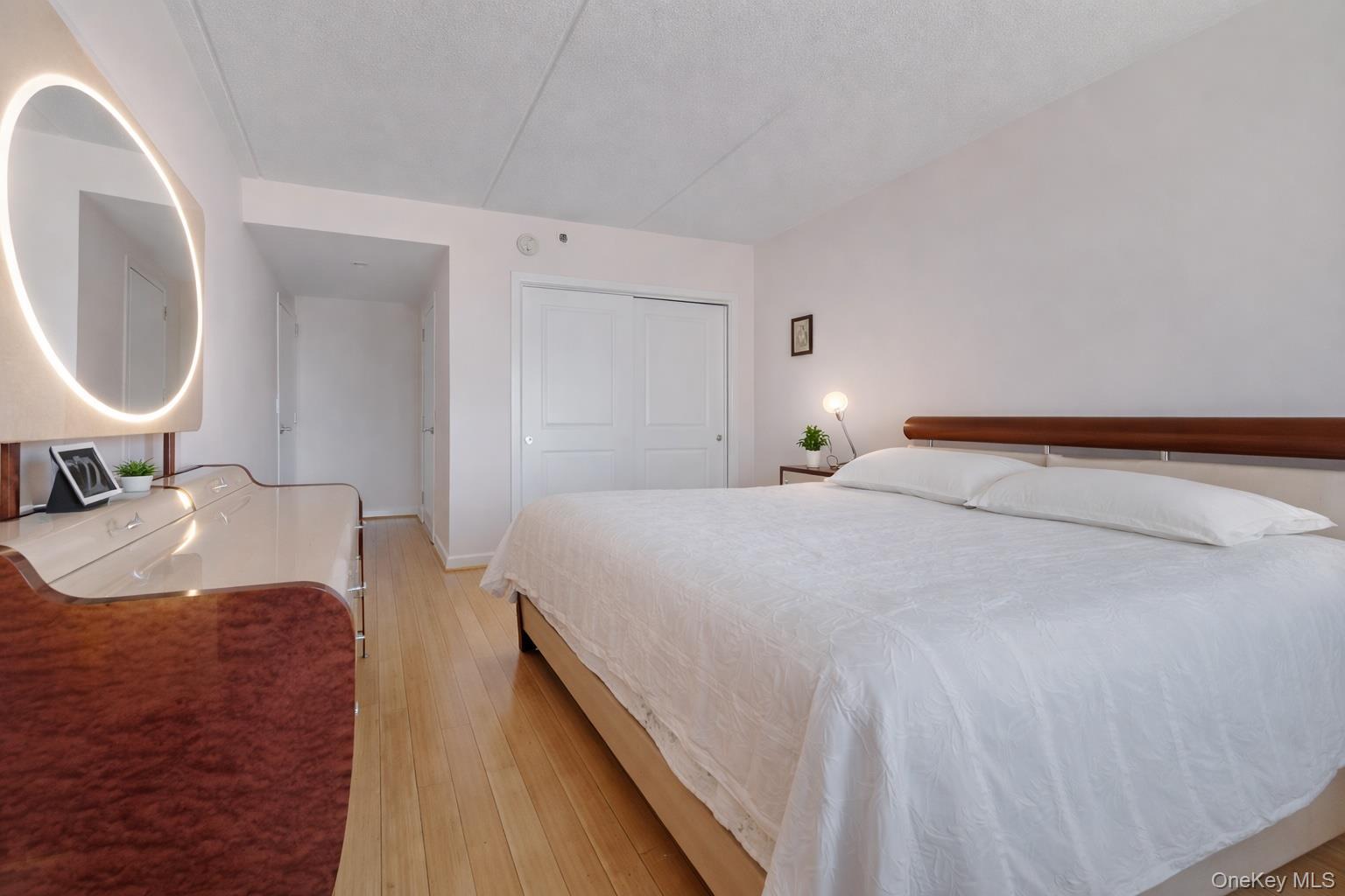 Condo Beach 117th Queens, NY 11694, MLS-976158-8