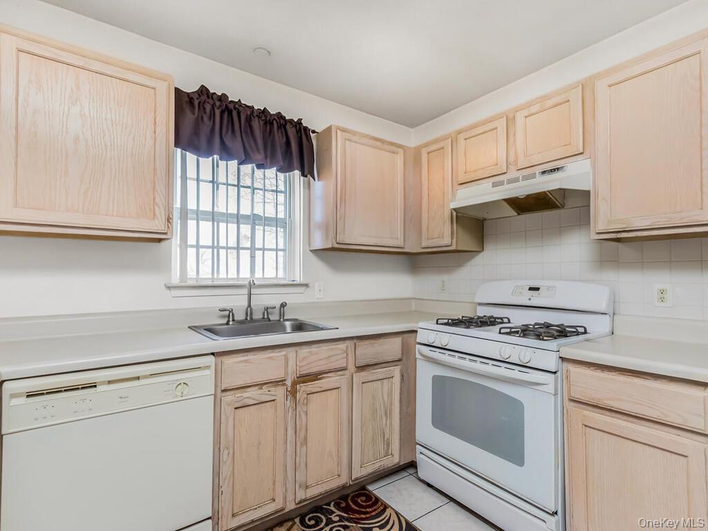 Single Family Dogwood  Orange County, NY 10940, MLS-976162-10