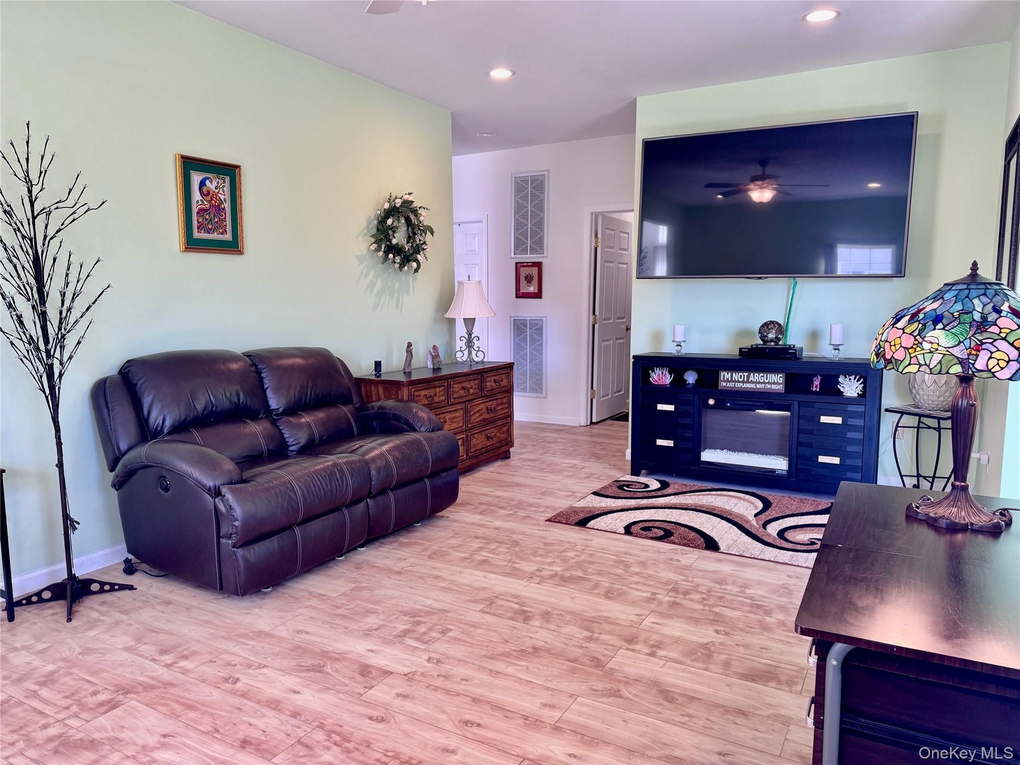 Single Family Saint Andrews  Suffolk County, NY 11901, MLS-976164-4