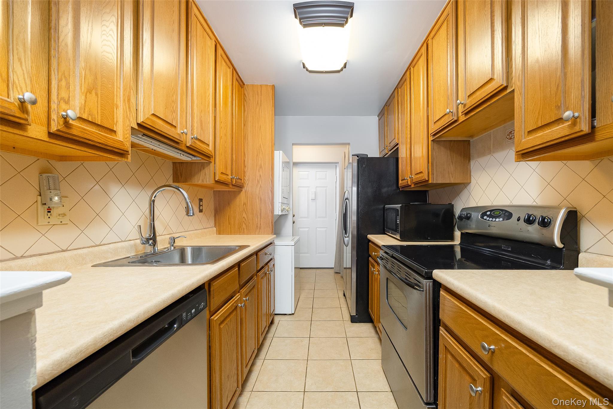 Condo Skyline  Dutchess County, NY 12524, MLS-976166-7