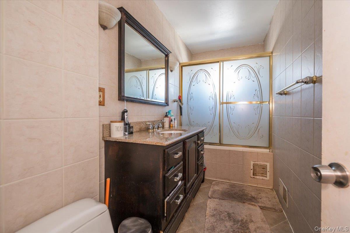 Single Family Eastchester  Bronx, NY 10469, MLS-976172-11