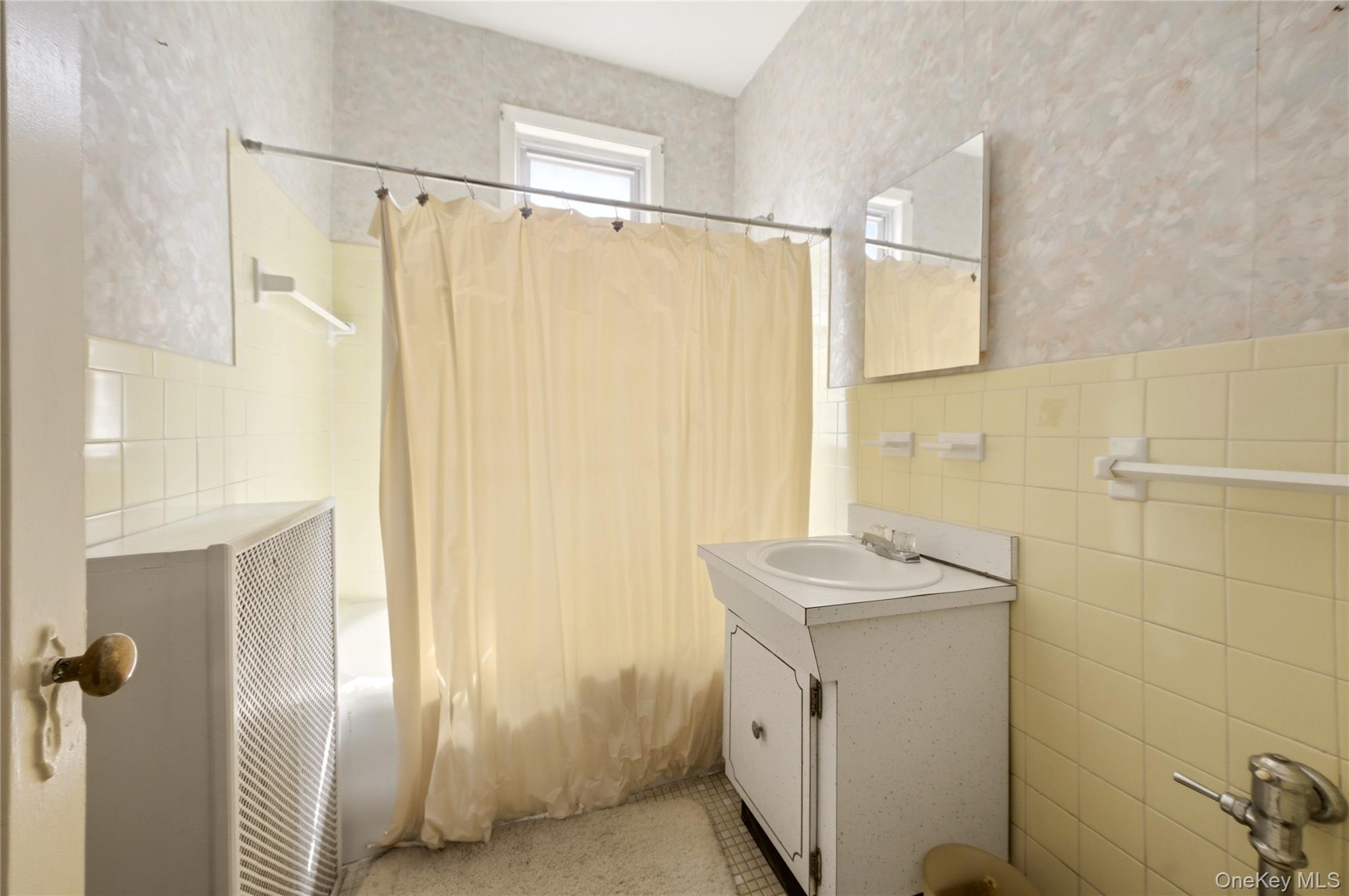 Single Family Bogart  Bronx, NY 10462, MLS-976181-15