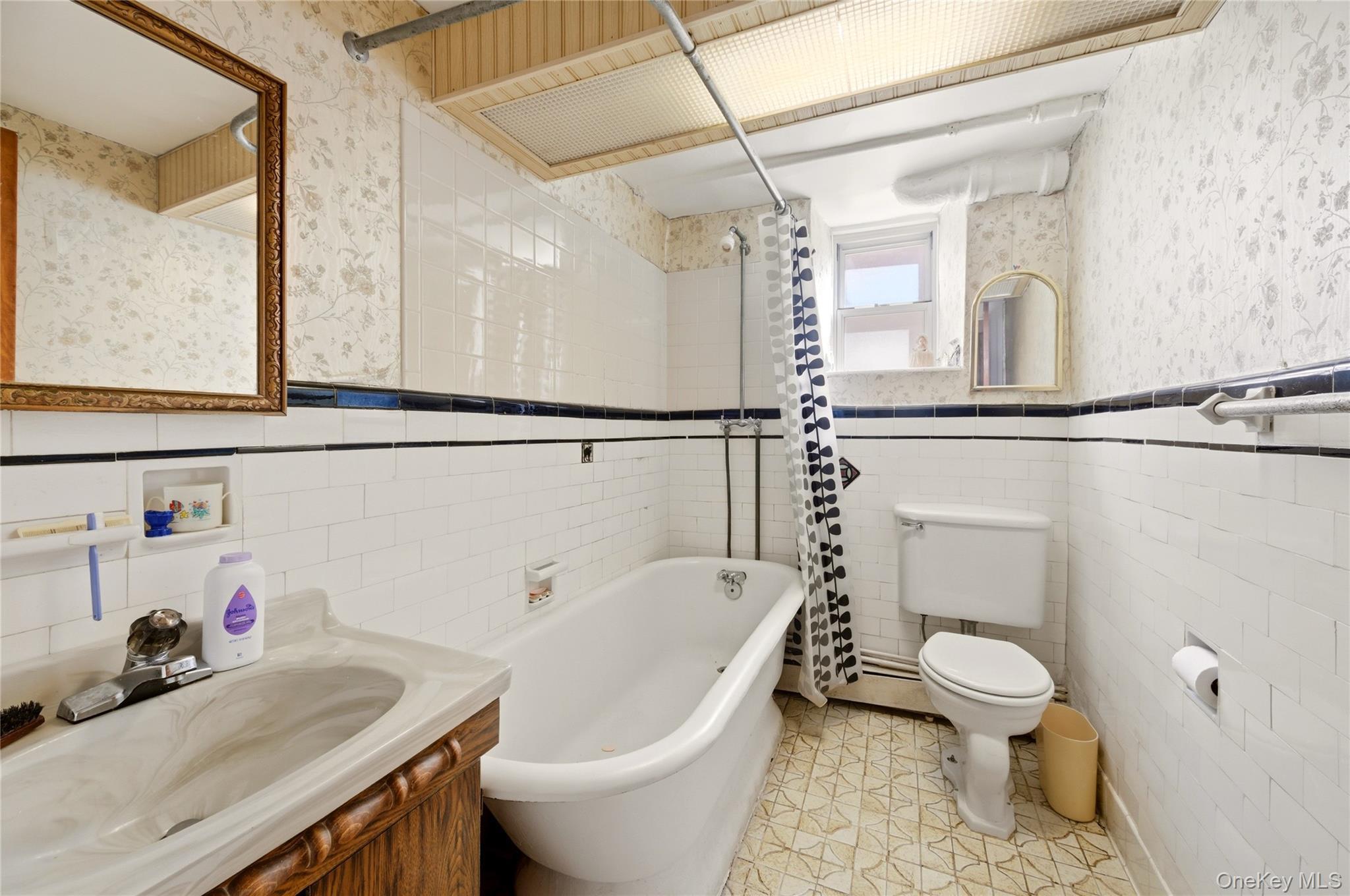 Single Family Bogart  Bronx, NY 10462, MLS-976181-29