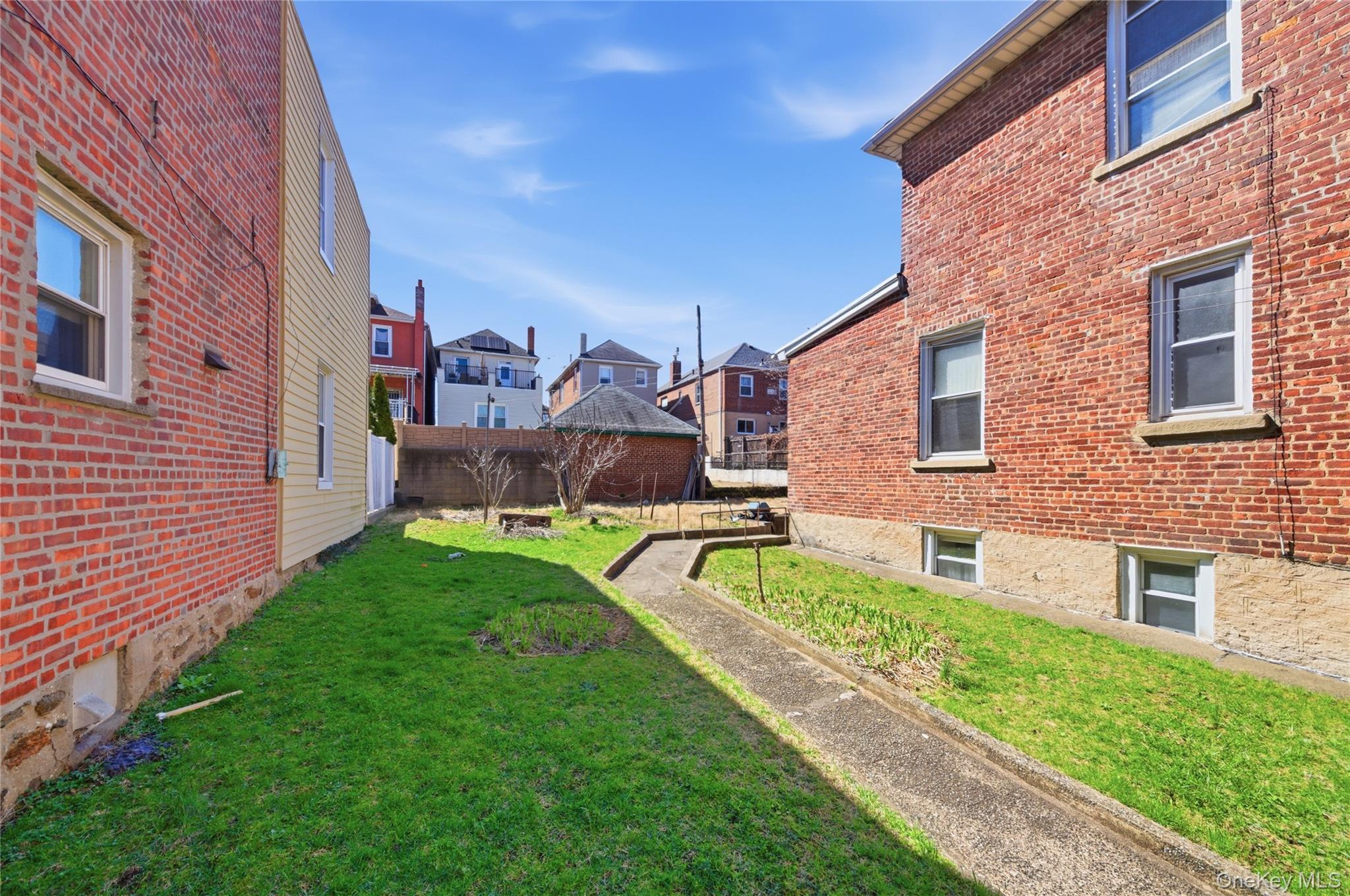 Single Family Bogart  Bronx, NY 10462, MLS-976181-37