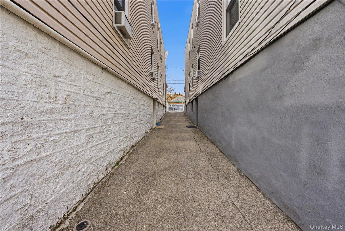 Single Family Glebe Bronx, NY 10462, MLS-976200-17