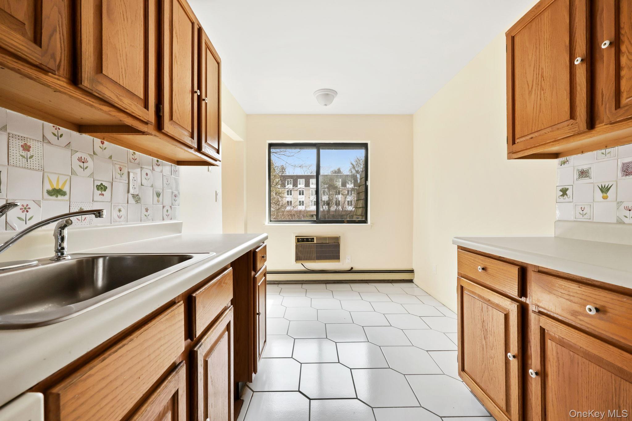 Condo Central Park  Westchester County, NY 10583, MLS-976220-12