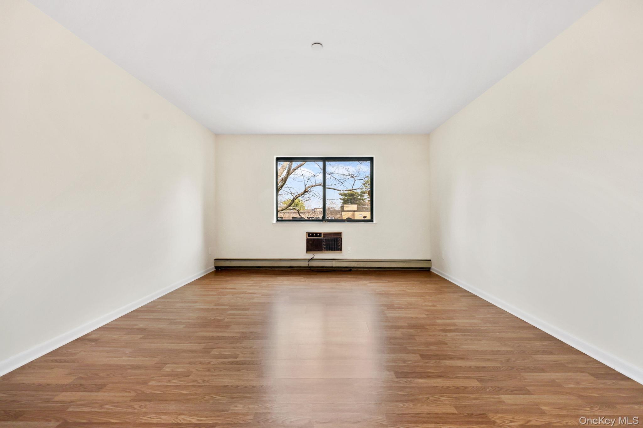 Condo Central Park  Westchester County, NY 10583, MLS-976220-24