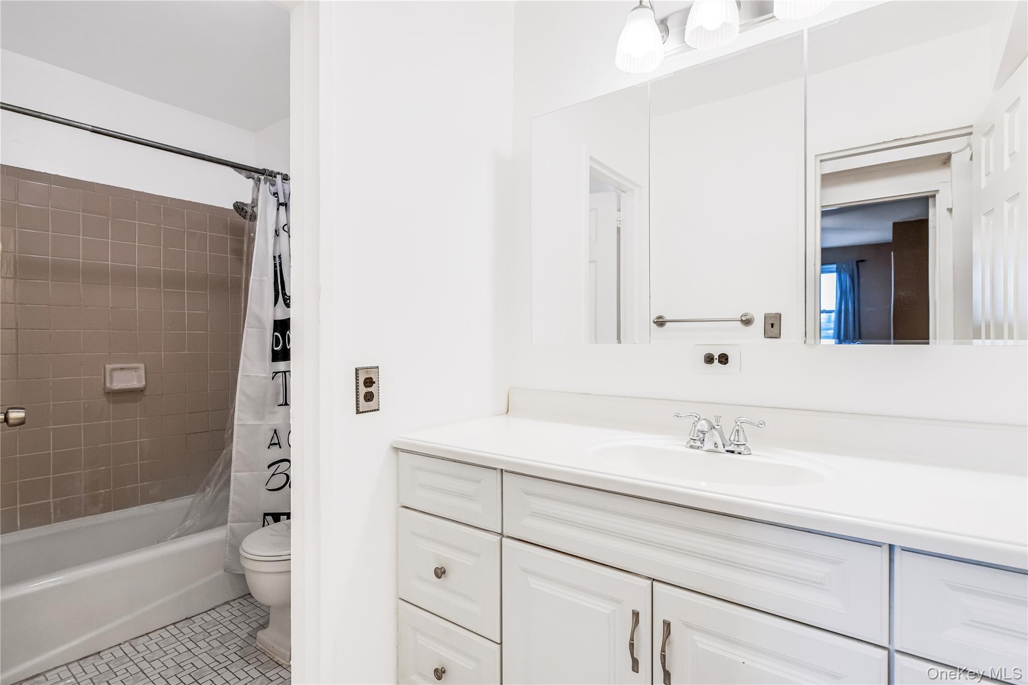 Coop Balint  Westchester County, NY 10710, MLS-976235-9