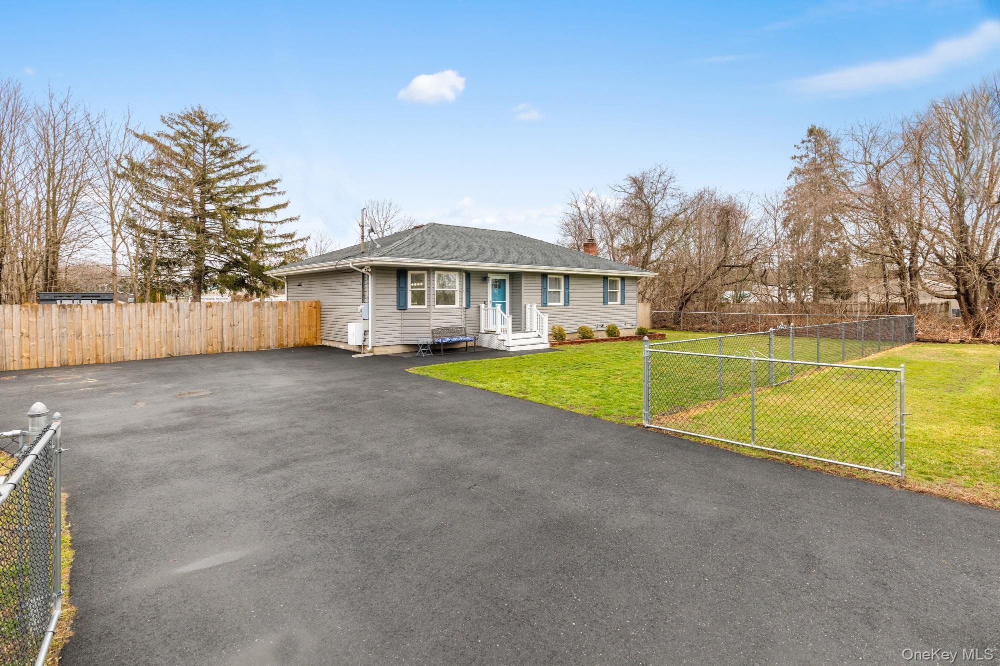 Single Family Macdonald Suffolk County, NY 11713, MLS-976247-2