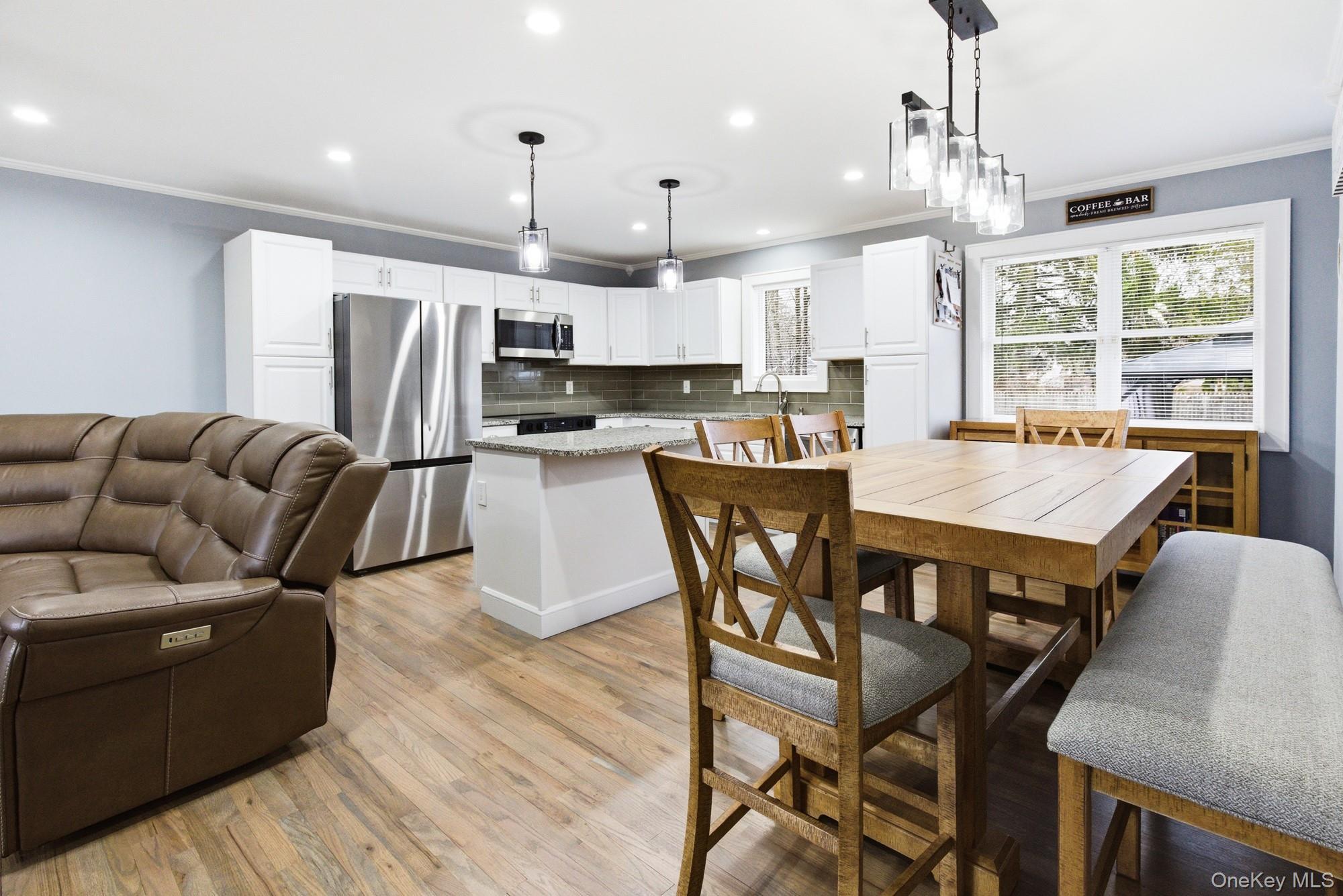 Single Family Macdonald Suffolk County, NY 11713, MLS-976247-8