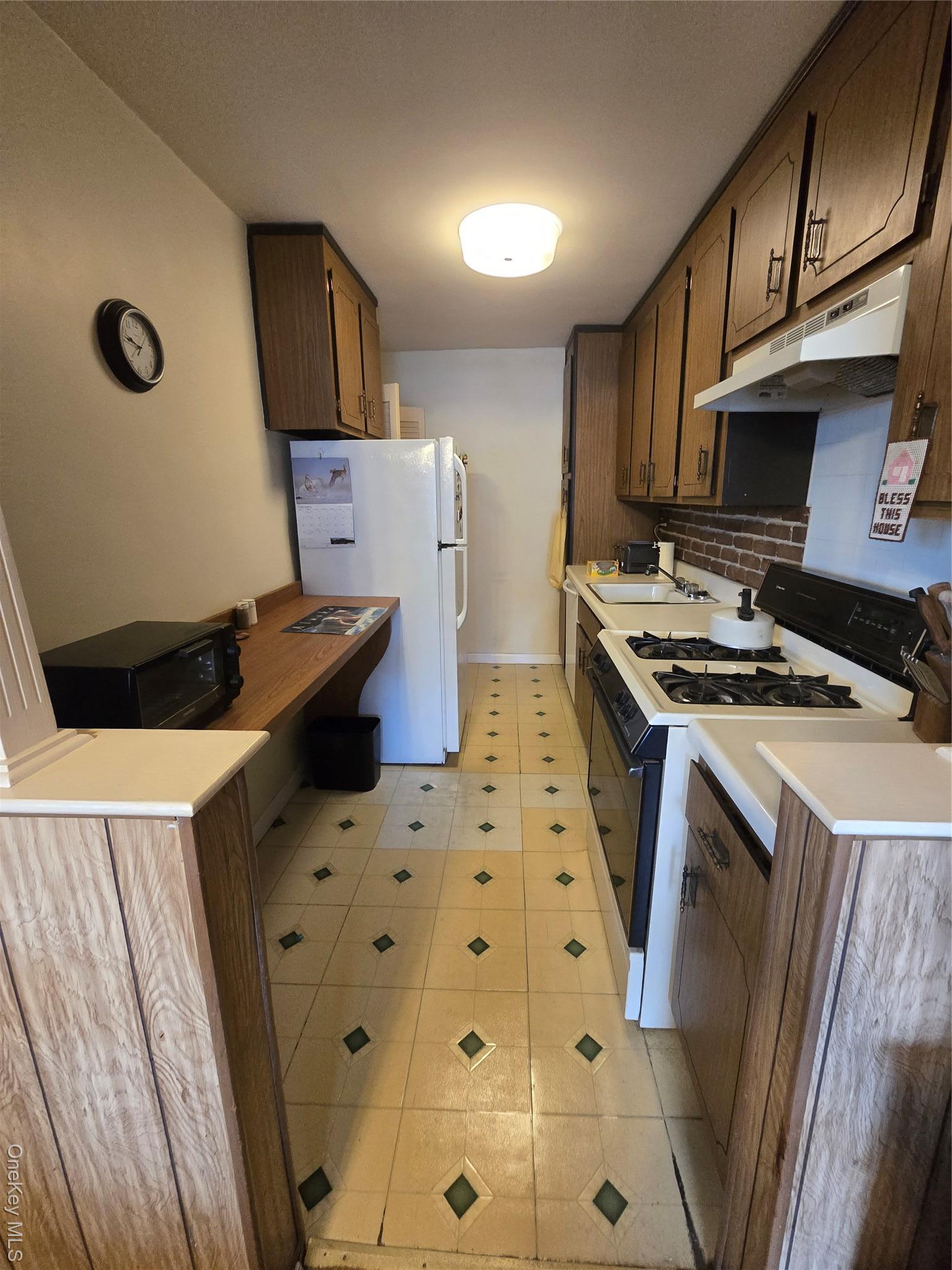 Condo 88th Queens, NY 11414, MLS-976256-10