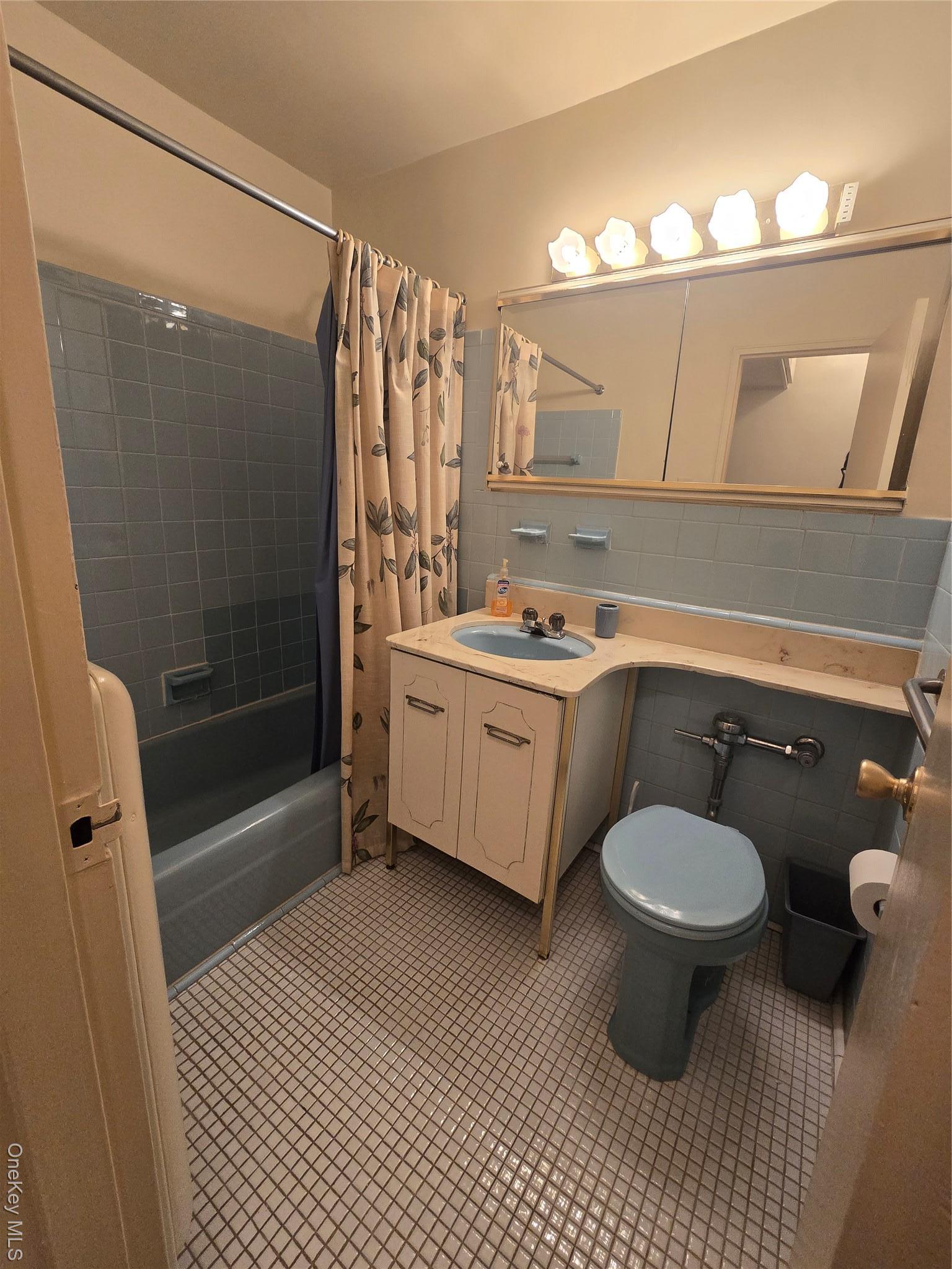 Condo 88th Queens, NY 11414, MLS-976256-11