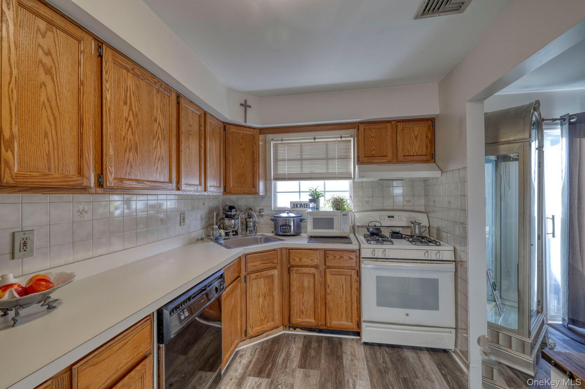 Condo Quassaick Orange County, NY 12553, MLS-976263-10