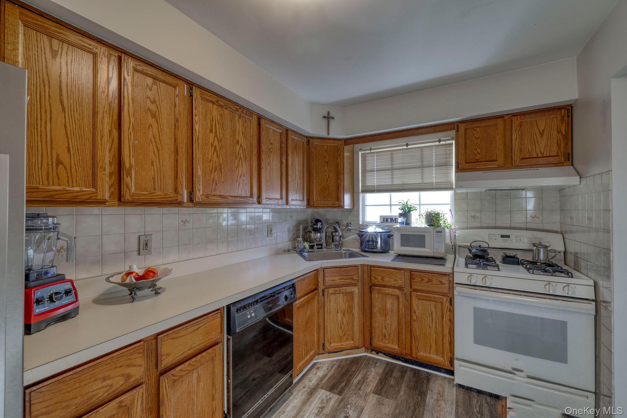 Condo Quassaick Orange County, NY 12553, MLS-976263-11