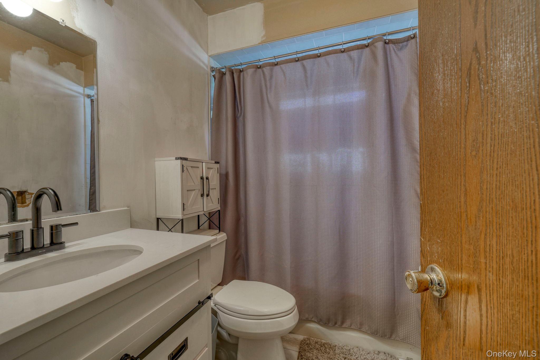 Condo Quassaick Orange County, NY 12553, MLS-976263-18