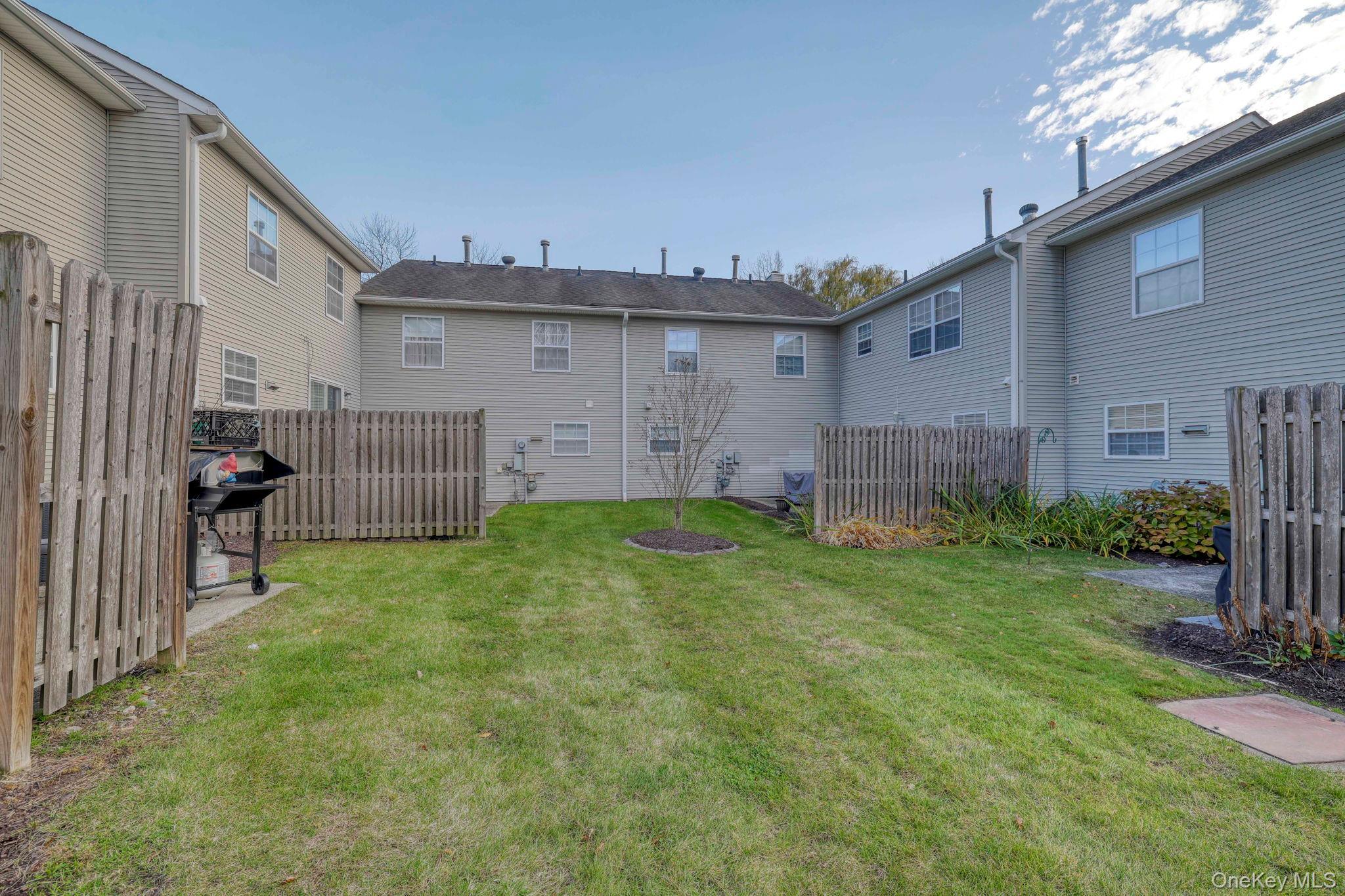 Condo Quassaick  Orange County, NY 12553, MLS-976263-20