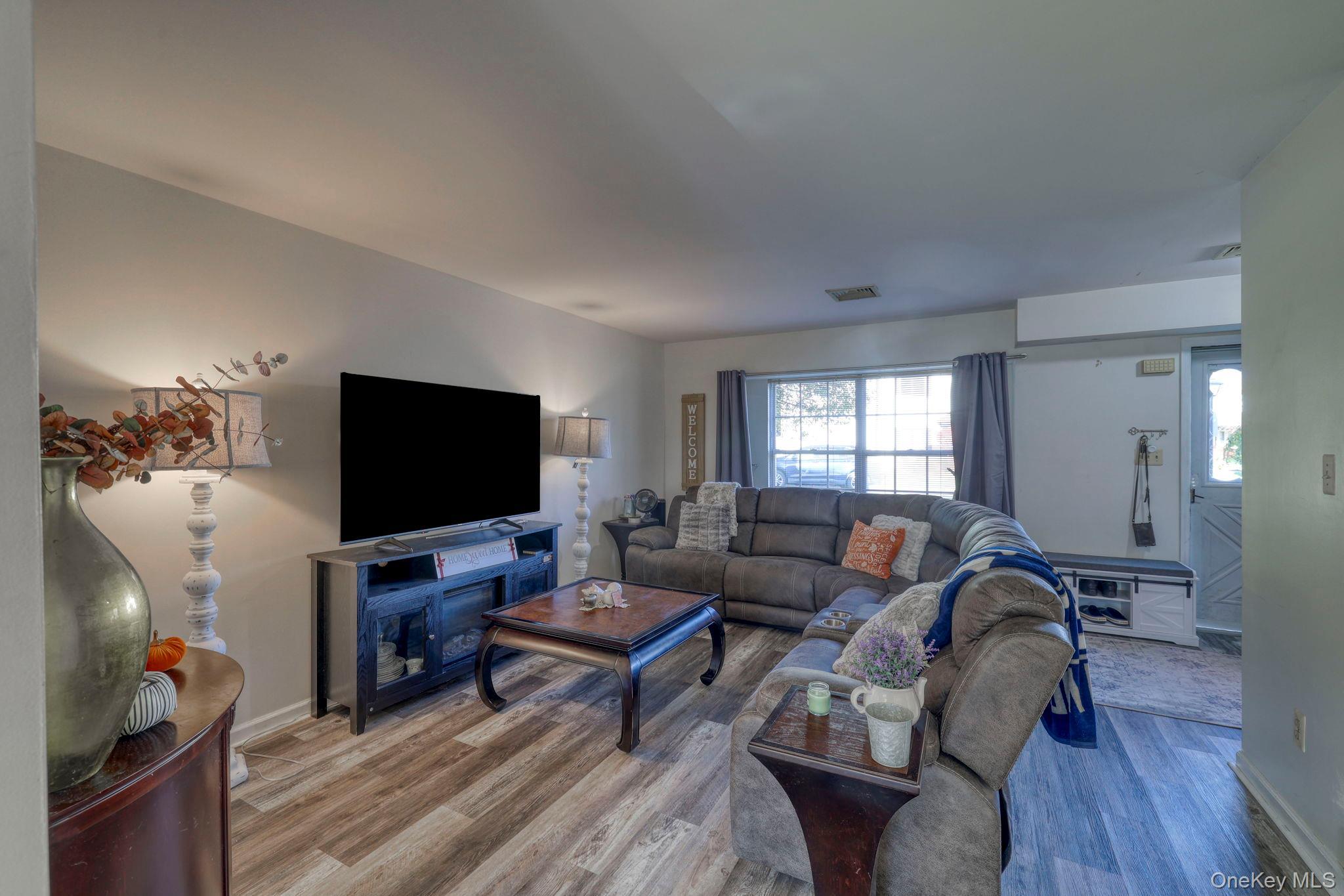 Condo Quassaick Orange County, NY 12553, MLS-976263-6