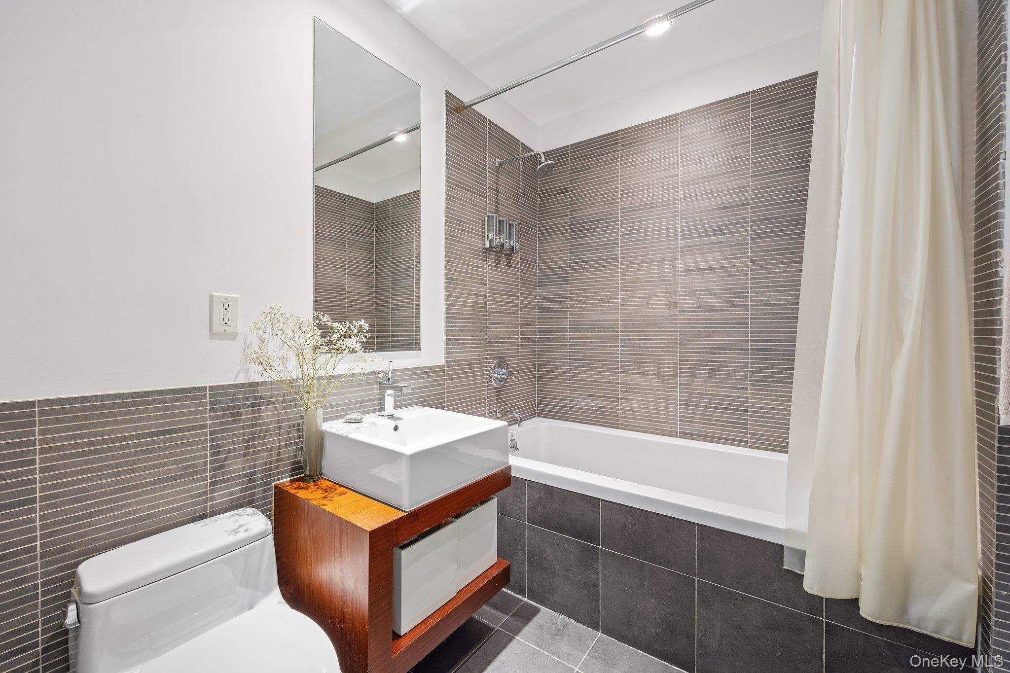 Condo S 1st  Brooklyn, NY 11211, MLS-976266-11