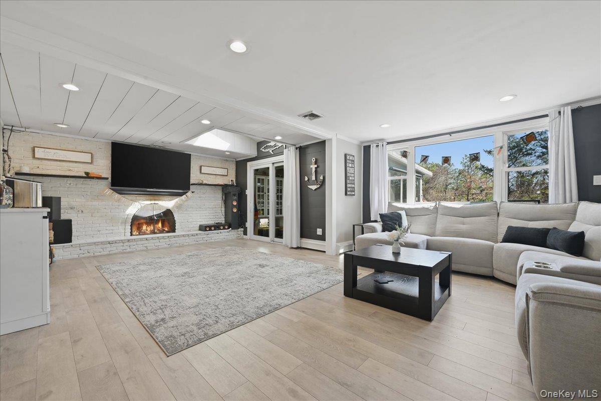 Single Family Sipp  Suffolk County, NY 11763, MLS-976284-11